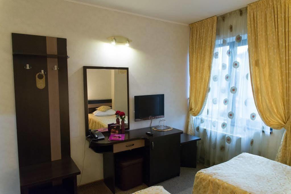 Indiana Hotel Iasi Exterior photo