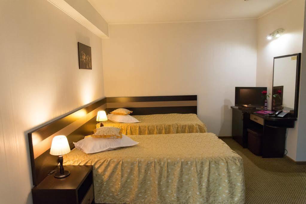Indiana Hotel Iasi Exterior photo