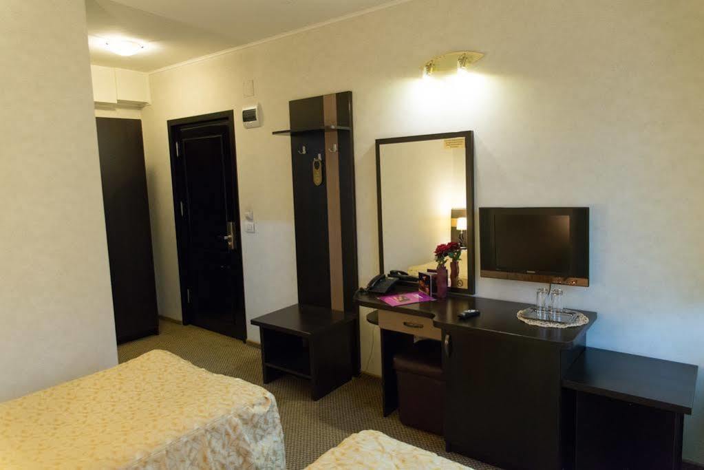 Indiana Hotel Iasi Exterior photo